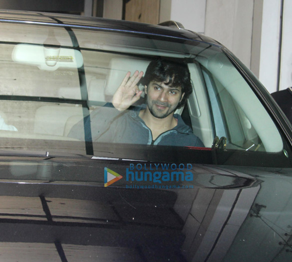 varun dhawan spotted at the gym in bandra 2 3