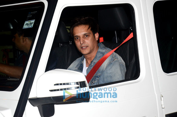 varun dhawan with girl friend and jimmy sheirgill snapped at bandra 4