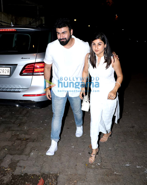 varun sharma prateik babbar and aarya babbar spotted at sunny super sound in juhu 4