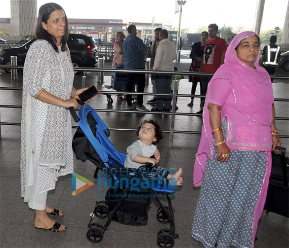 aamir khan alia bhatt and others snapped at the airport 6