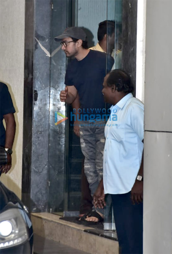 aamir khan and kiran rao spotted at roy kapur films in bandra 2