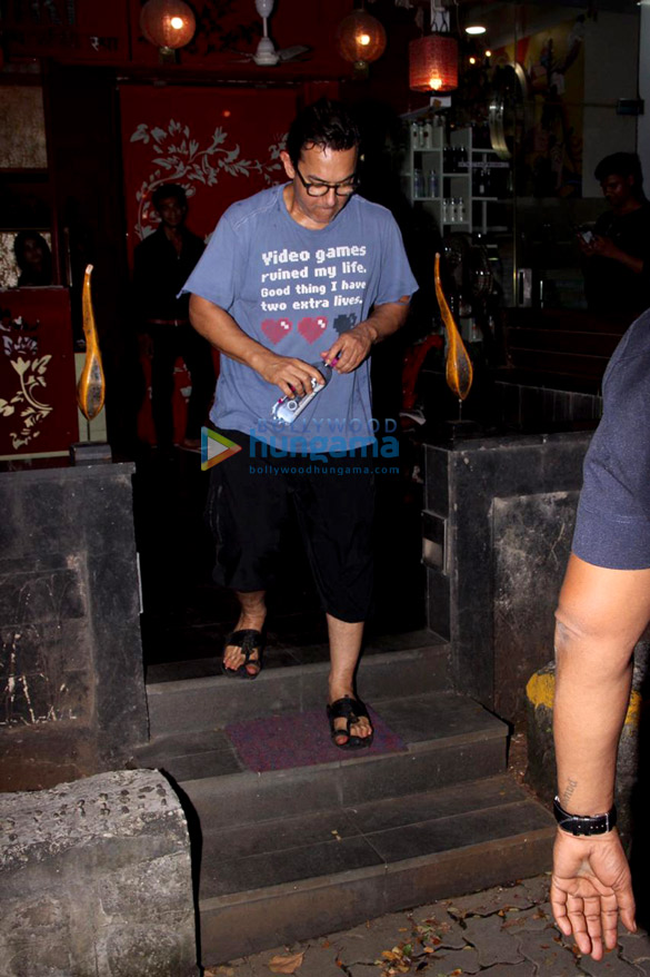 aamir khan spotted at spa in bandra 6