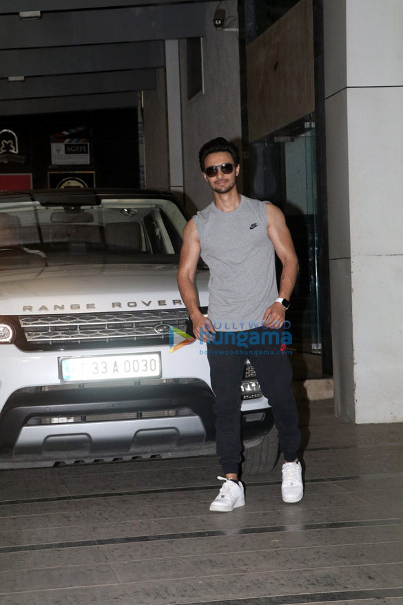 aayush sharma spotted at the gym in khar 3