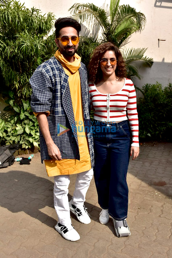 ayushmann khurrana and sanya malhotra spotted in bandra 1