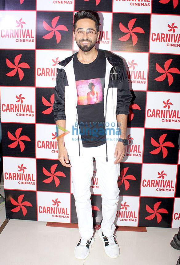 ayushmann khurrana visited sangam carnival cinemas to see public reaction for his film andhadhun 2