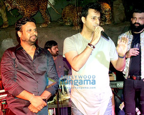 bhushan kumar varun sharma sonu nigam and others snapped at kumaars birthday celebrations 7