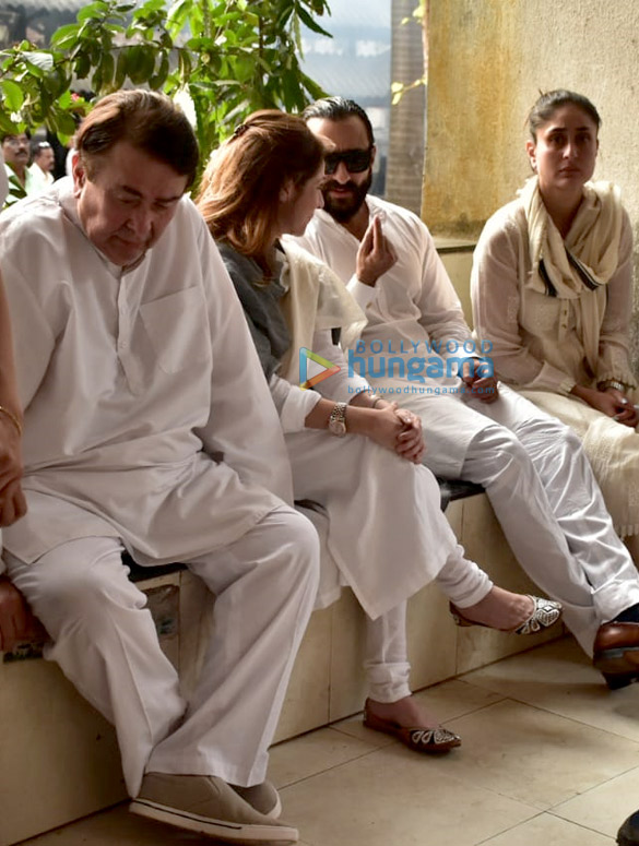 celebs arrive at krishna raj kapoors residence to pay their last respects 11 16