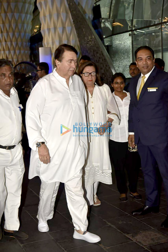 celebs attend the prayer meet of late krishna raj kapoor at sahara star hotel 01 18