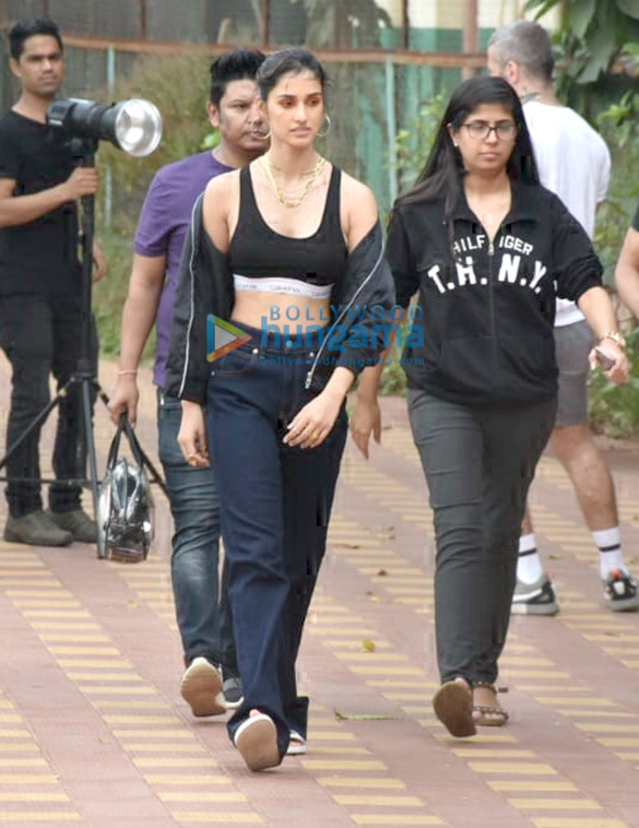 disha patani snapped out and about in mumbai 6