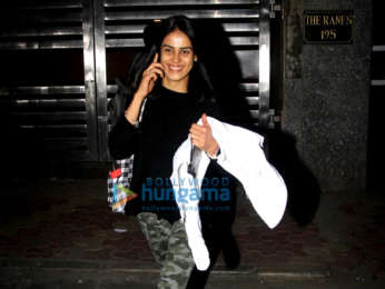 Genelia Dsouza snapped at a clinic in Bandra
