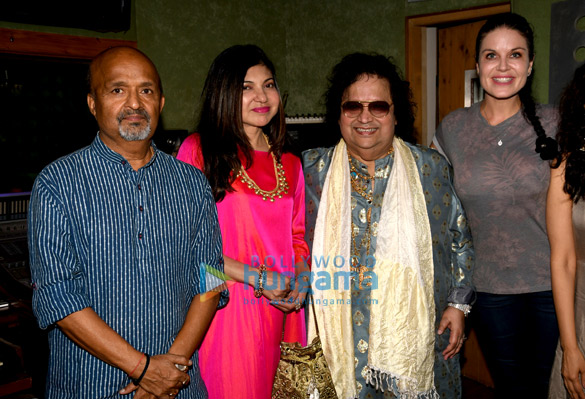 govinda hollywood actress lauren maddox and other celebs grace lakshmi puja at bappi lahiris residence 6