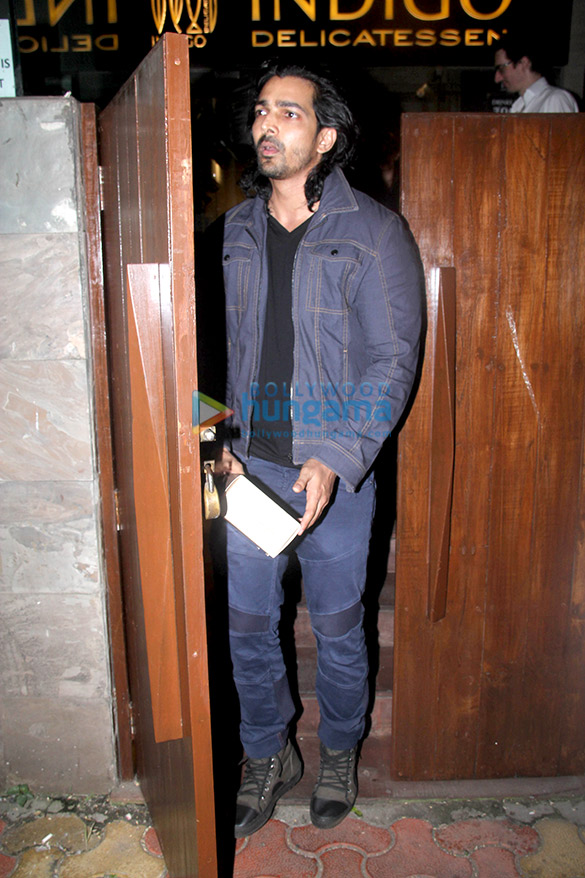 harshvardhan rane and kim sharma spotted at indigo in bandra 2