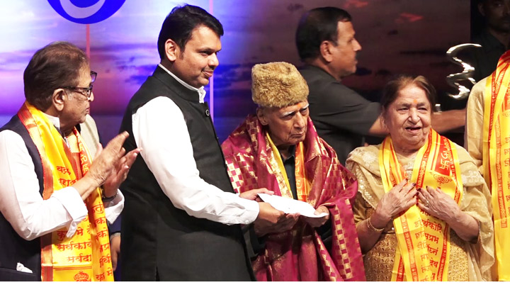 Indian LEGENDARY Music Director Khayyam Ji Honoured with Hridaynath Award