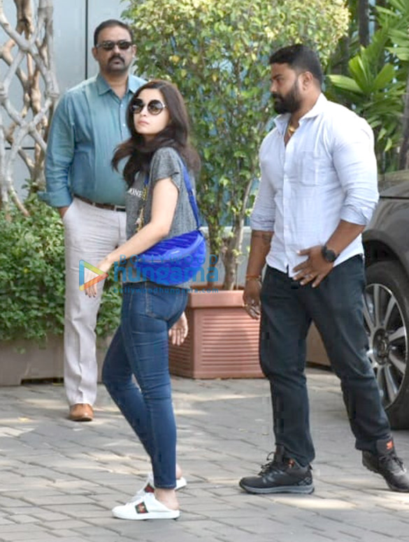 kangana ranaut sonakshi sinha alia bhatt and others snapped at the airport 7