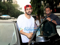 Kartik Aaryan spotted in Khar