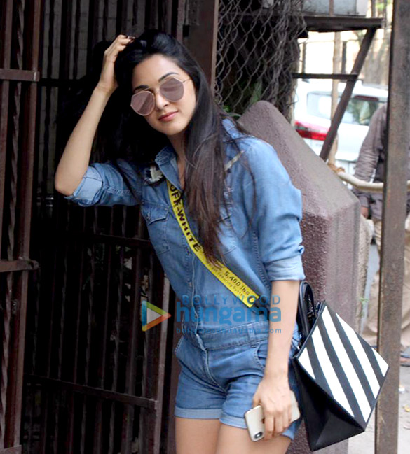 kiara advani spotted at shankar mahadevans dubbing studio 1