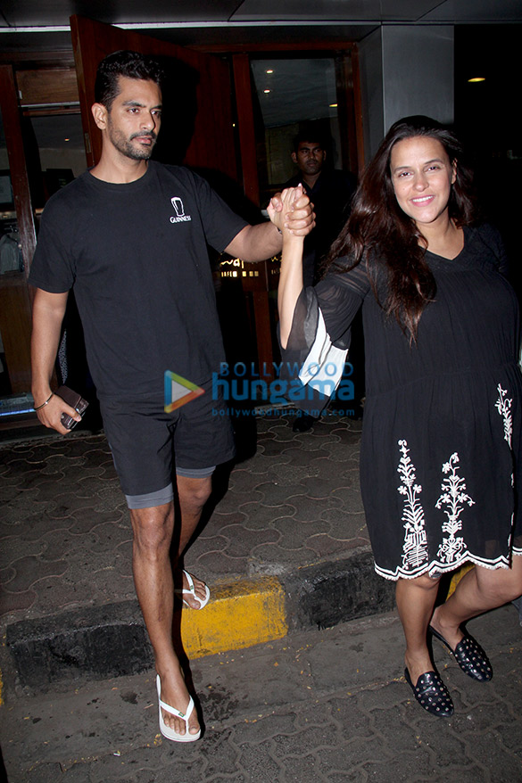 neha dhupia and angad bedi spotted at salt water 5