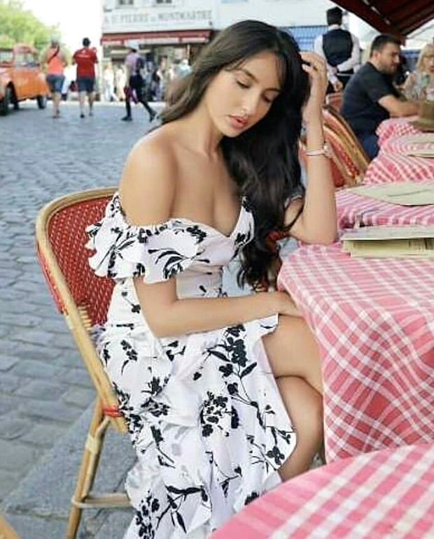 Nora Fatehi in Fashion Nova in Dubai (2)