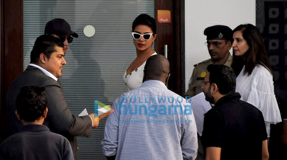 priyanka chopra and nick jonas snapped at the airport 3