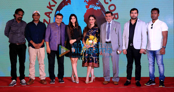 raveena tandon and mahima choudhary grace the launch of zaki home decor in india 1
