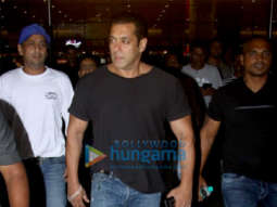 Salman Khan, Ranveer Singh, Katrina Kaif, Kangana Ranaut and others snapped at the airport