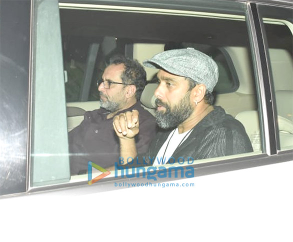 shah rukh khan and kajol snapped at the airport 3