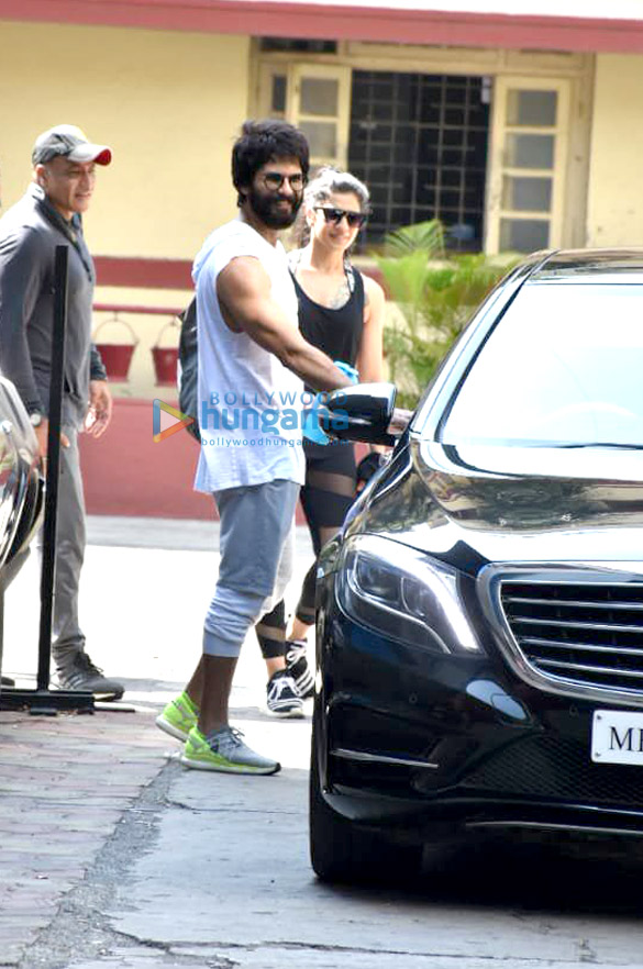 shahid kapoor snapped at the gym 1 4