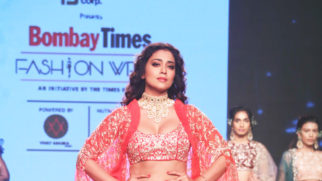 Shriya Saran walks on Ramp at Bombay Times Fashion Show