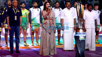 Shruti Haasan snapped performing at Pro Kabbadi event