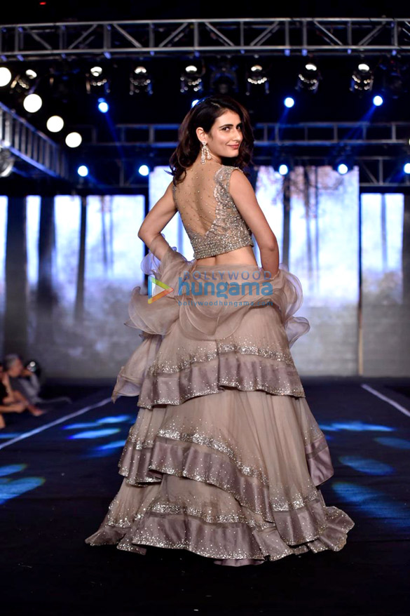 soha ali khan swara bhaskar and others walk the ramp at the wedding junction festive show 006 2