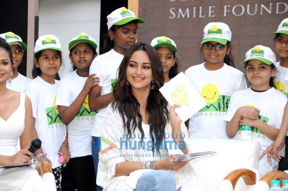 sonakshi sinha snapped at smile foundation event 3