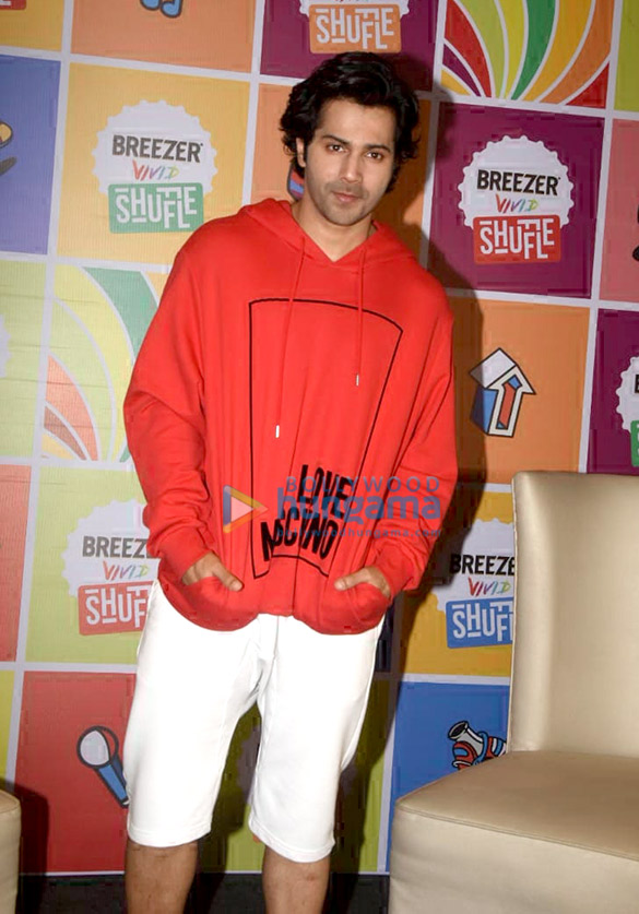 varun dhawan snapped attending the breezer event 1
