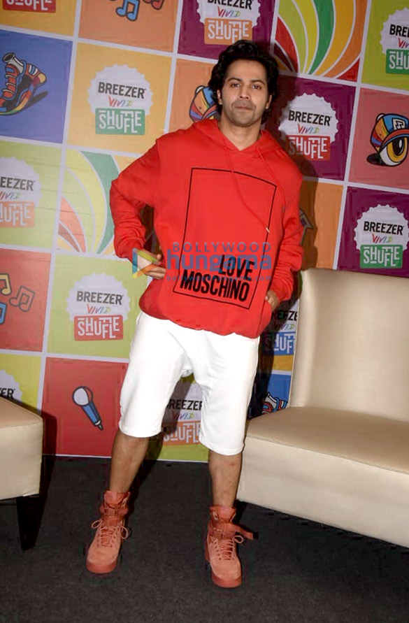 varun dhawan snapped attending the breezer event 2