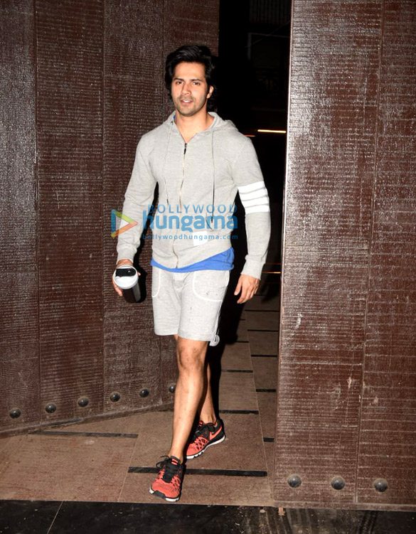 varun dhawan snapped outside a gym in juhu 6 3