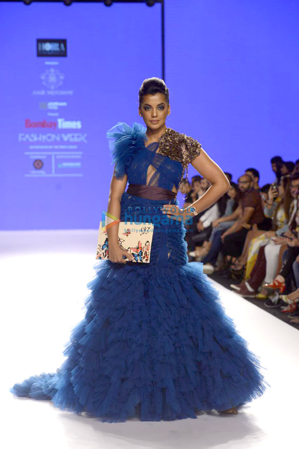 yami gautam kalki koechlin and others walks the ramp at the bombay times fashion week 2018 day 34 1
