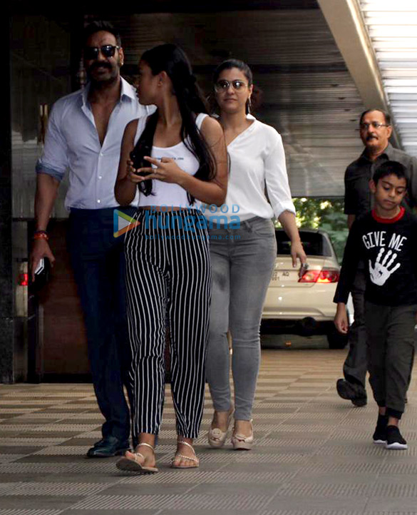 ajay devgn and family snapped at hakkasan in bandra 1