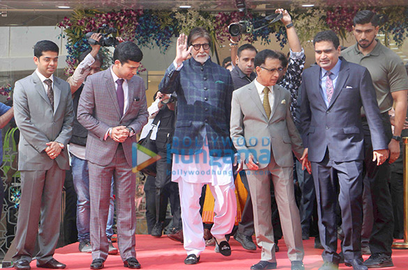 amitabh bachchan snapped at kalyan jewellers event 4