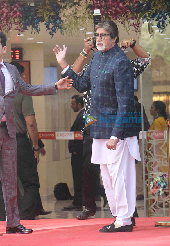 amitabh bachchan snapped at kalyan jewellers event 6
