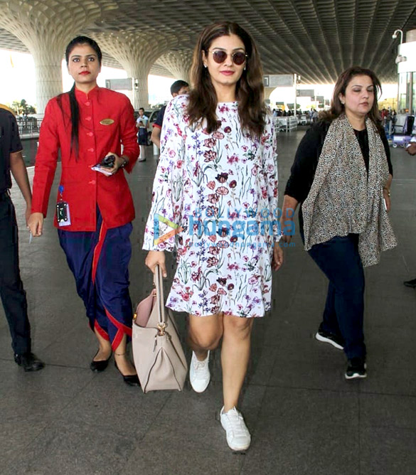 ayushmann khurrana raveena tandon and others snapped at the airport 5