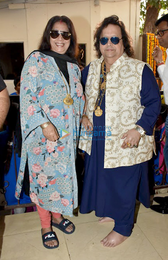 bappi lahiri snapped during 65th birthday celebrations at ample mission at lahiri house juhu 3