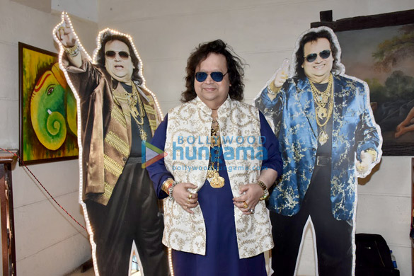 bappi lahiri snapped during 65th birthday celebrations at ample mission at lahiri house juhu 6