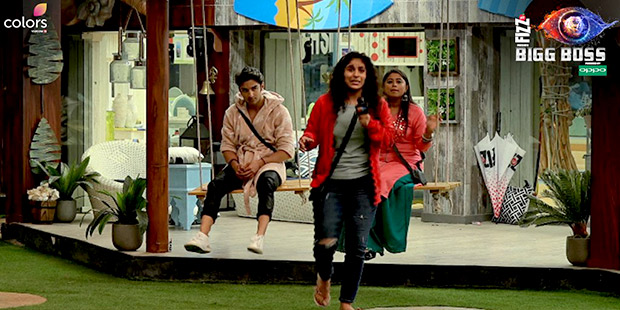 Bigg Boss 12 Somi threatens to BREAK Jasleen's face, says she has no existence without Anup Jalota in the house