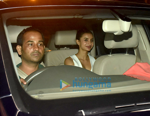 celebs grace shah rukh khans diwali party 19
