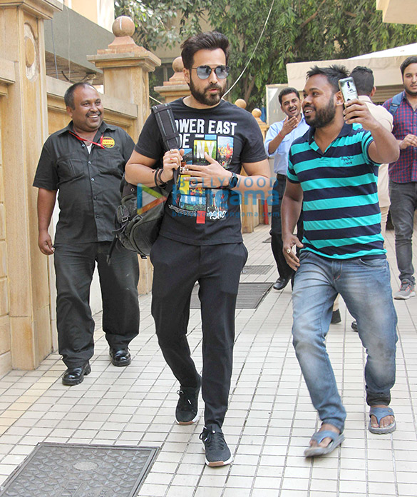 emraan hashmi spotted at studio in bandra 3