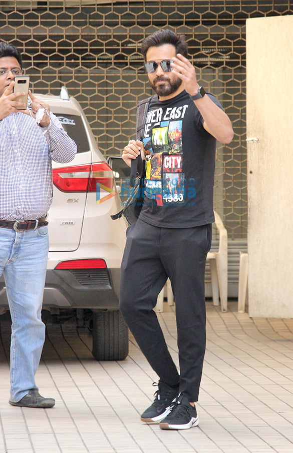 emraan hashmi spotted at studio in bandra 4