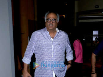 Janhvi Kapoor, Khushi Kapoor, Anshula Kapoor and Boney Kapoor snapped after dinner at JW Marriott in Juhu