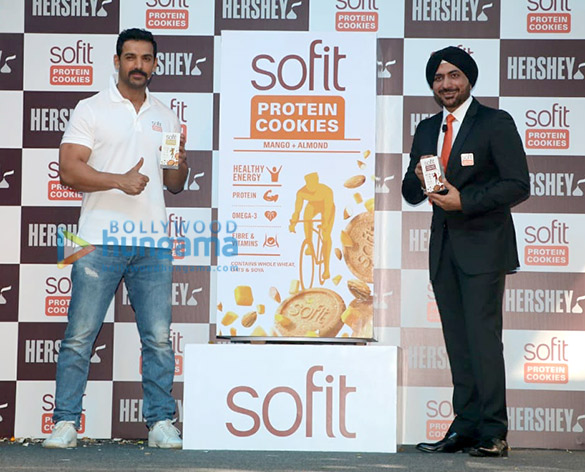 john abraham snapped at hersheys event 4