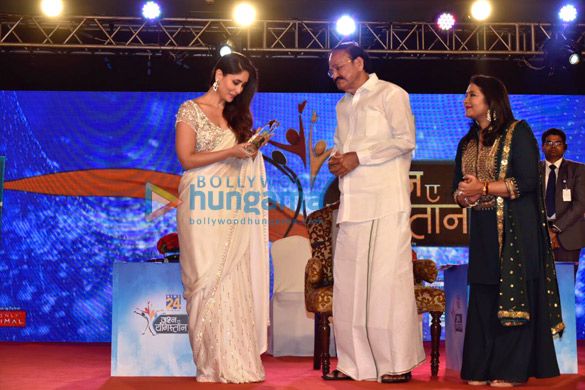 kareena kapoor khan kartik aaryan and taapsee pannu grace the jashne youngistan event 1