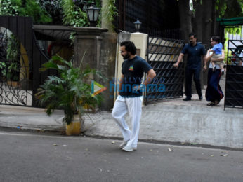 Kareena Kapoor Khan, Saif Ali Khan and Taimur Ali Khan spotted in Bandra