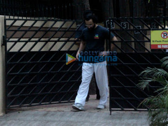 Kareena Kapoor Khan, Saif Ali Khan and Taimur Ali Khan spotted in Bandra